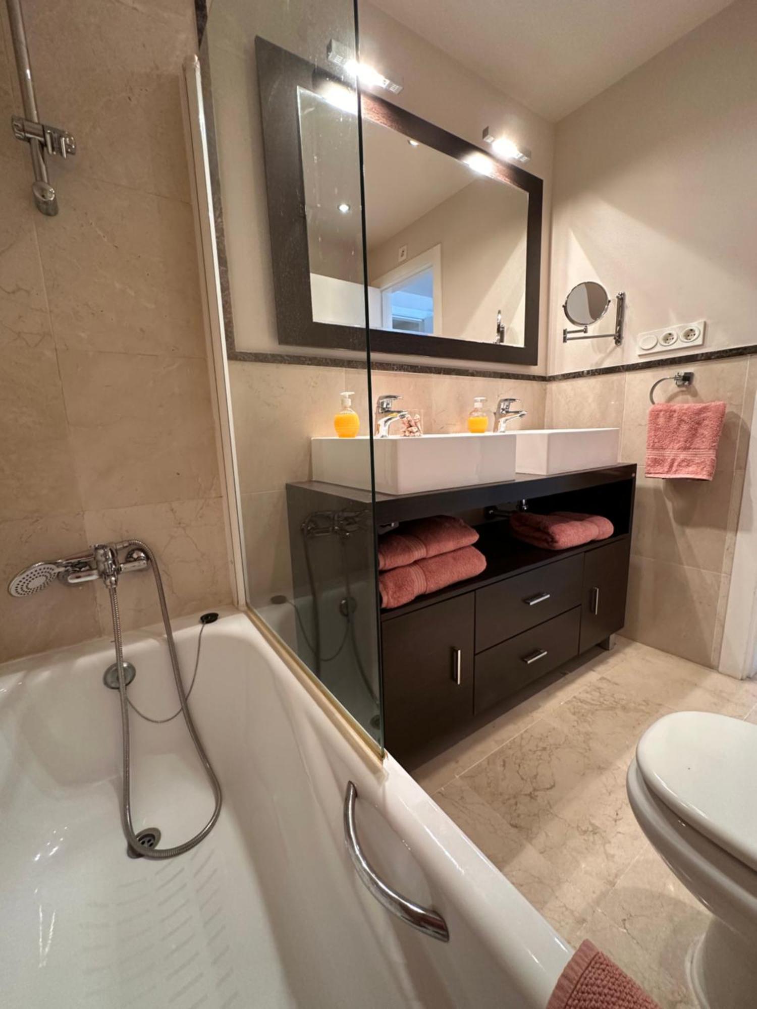 Apartamento Frente Al Mar Con Parking Privado Torrox Exterior foto